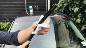 The Pros and Cons of Traditional vs. Beam Windshield Wipers
